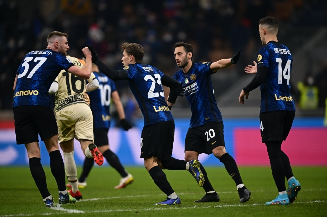 中甲战报：丹克莱尔1射1传，石家庄功夫2-2战平大连鲲城