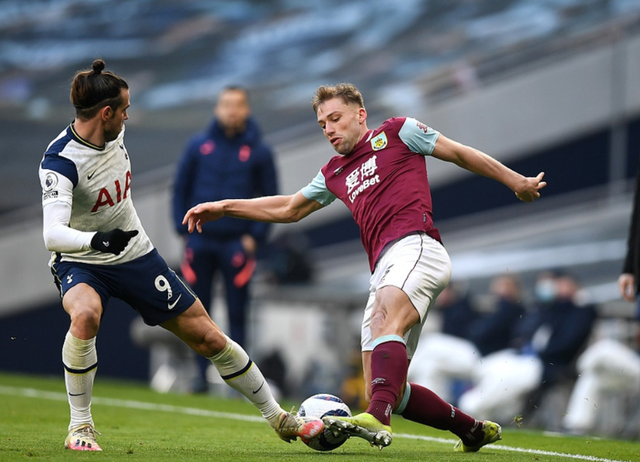 热刺欧罗巴寻出线契机 数据示本场有望2-1取胜（热刺欧联冲击出线良机 数据看好本场2-1胜出）