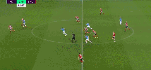 维拉社媒调侃曼联蓄发哥：10连胜！都够那哥们剪两次头发了（维拉社媒揶揄曼联“蓄发哥”：10连胜的功夫，他都能剪两次头了）