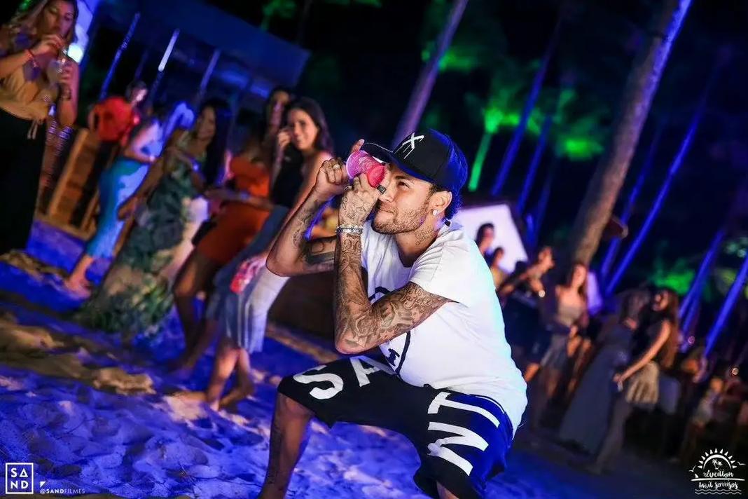 凯塞多与赖斯英超数据对比：前者更偏对抗，后者长于创造机会（英超数据对比：凯塞多重对抗，赖斯强在机会创造）