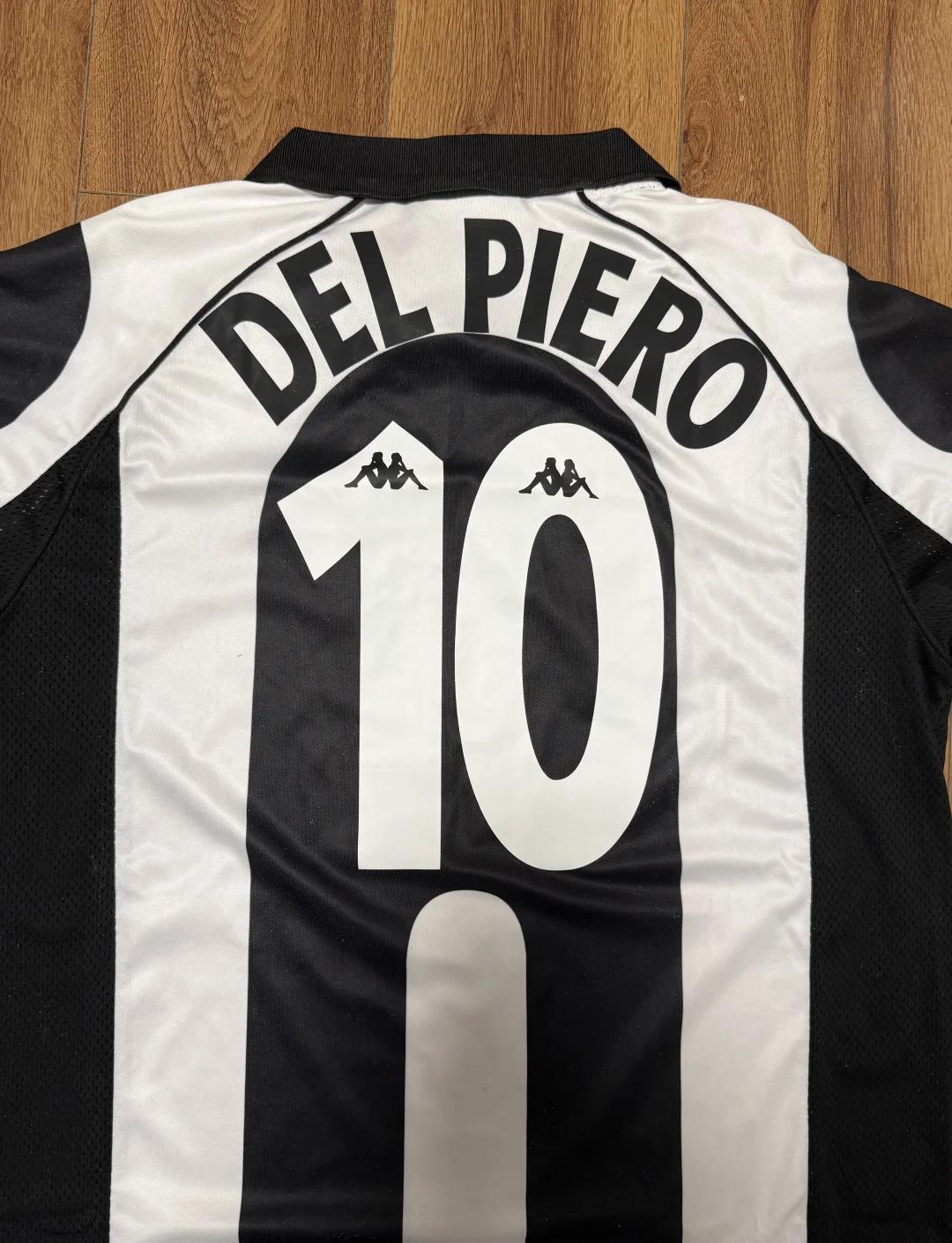 哈兰德晒与母亲、哥哥合照：老大、我和我哥