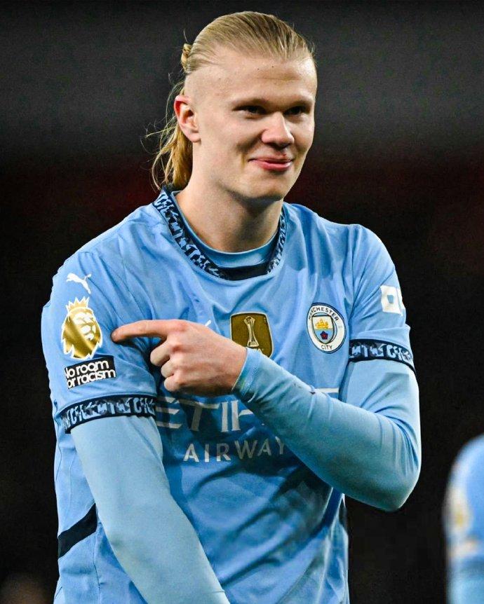 拉波尔塔的圣诞轻松时刻：巴萨主席的亲民魅力与未来布局