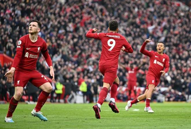 组图：CBA俱乐部杯广厦击败天津 塔克飞身暴扣