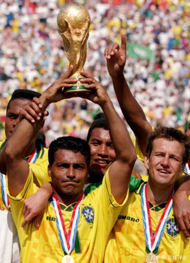 西甲半场：伦布雷拉斯闪击，亚马尔破门，巴萨2-1阿拉维斯