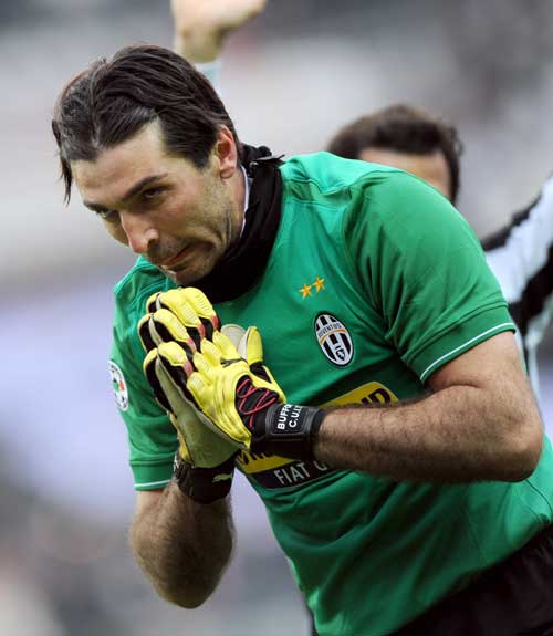 西甲：马竞主场2-1战胜赫塔菲