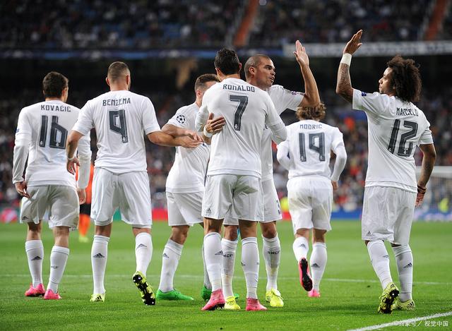 阿斯报：莱万经纪人将与沙特联赛负责人会面，后者报价很有吸引力（阿斯：莱万经纪人将与沙特联赛高层会谈，对方报价颇具吸引力）