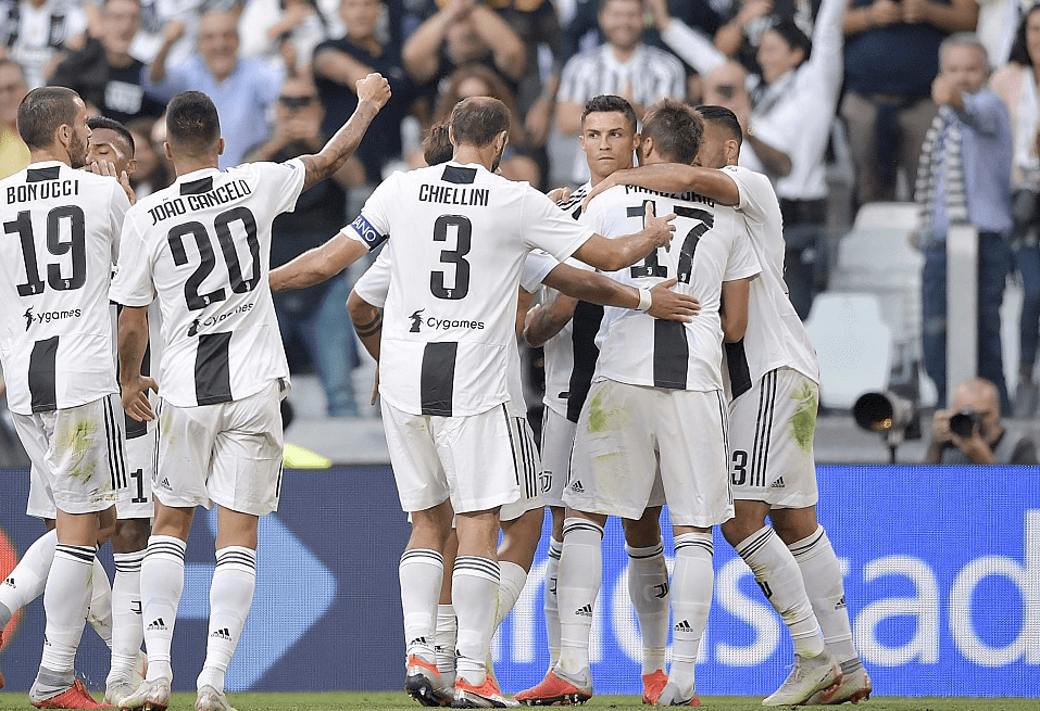 气温未降，“雪”先来了？杭州桐庐滑雪场“开板”，半个月后还有“夜滑”