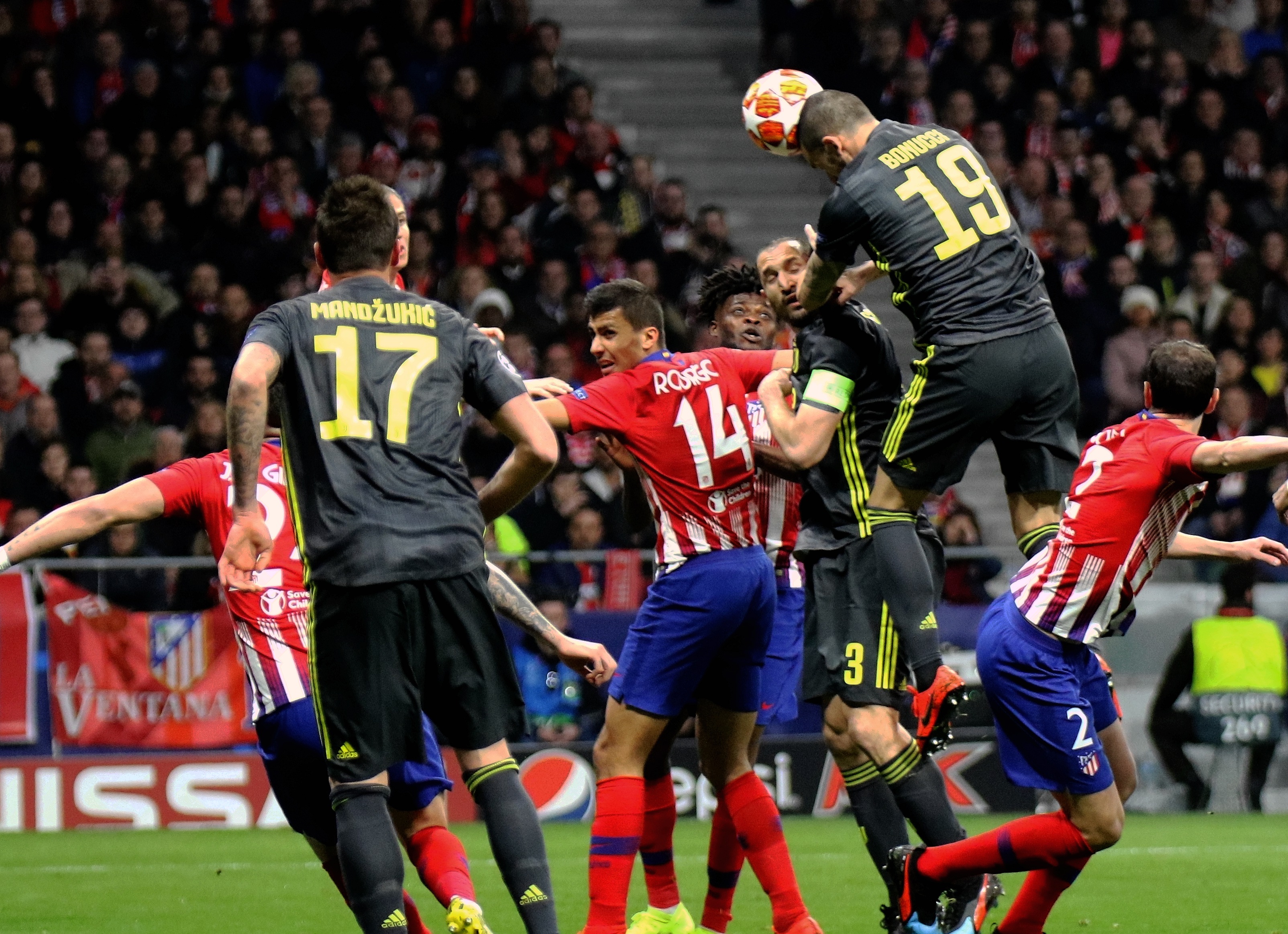 豫媒：河南热身赛6-2胜海港，为足协杯决赛开设6列球迷专列（河南媒体：热身赛河南6-2力克海港，足协杯决赛加开6趟球迷专列）