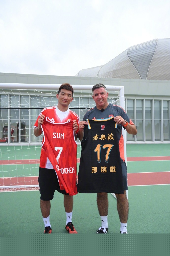 美记：莫兰特现在的状态很好，他正在努力走向正轨