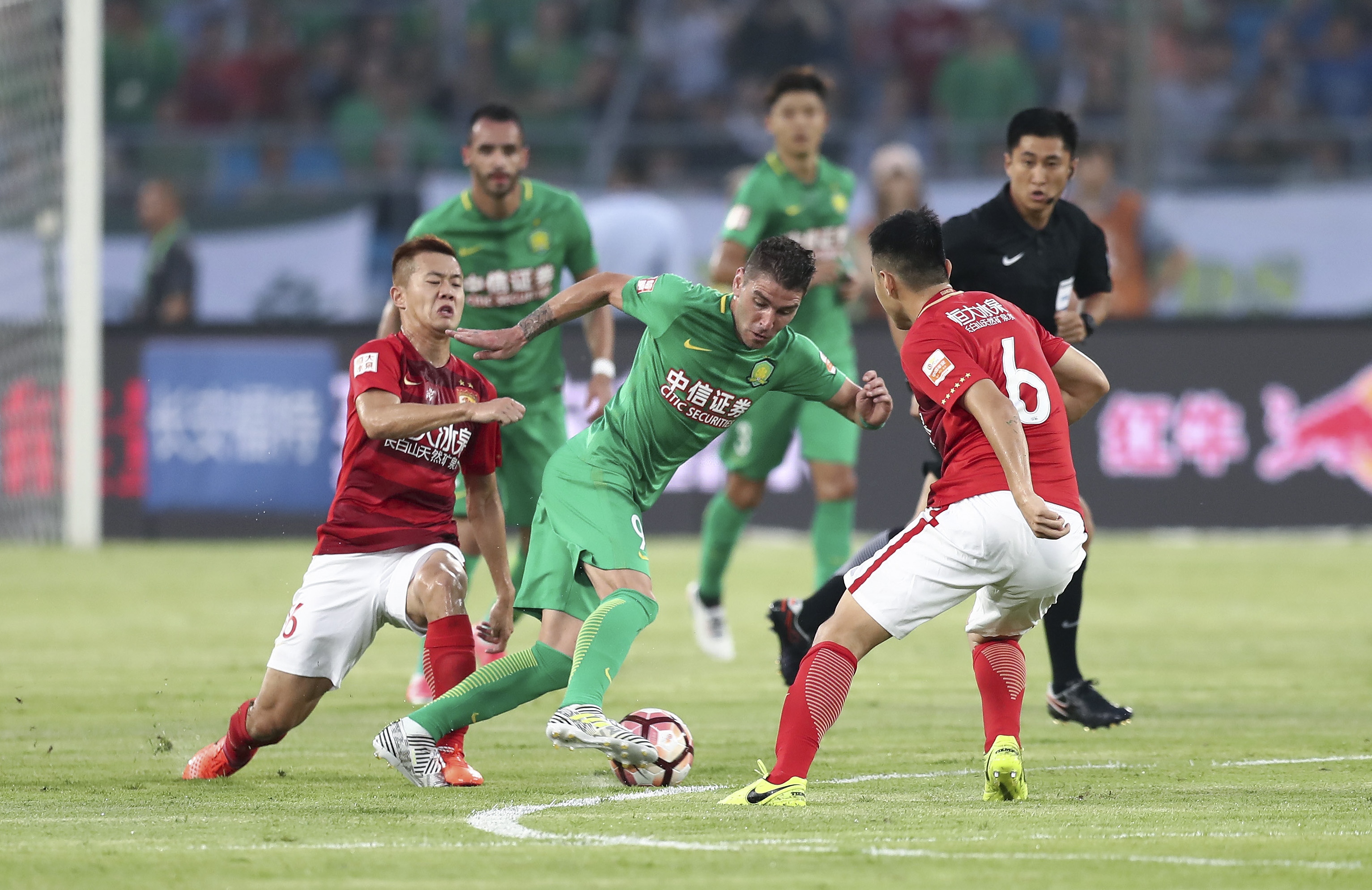 湖人全队齐心战胜快船