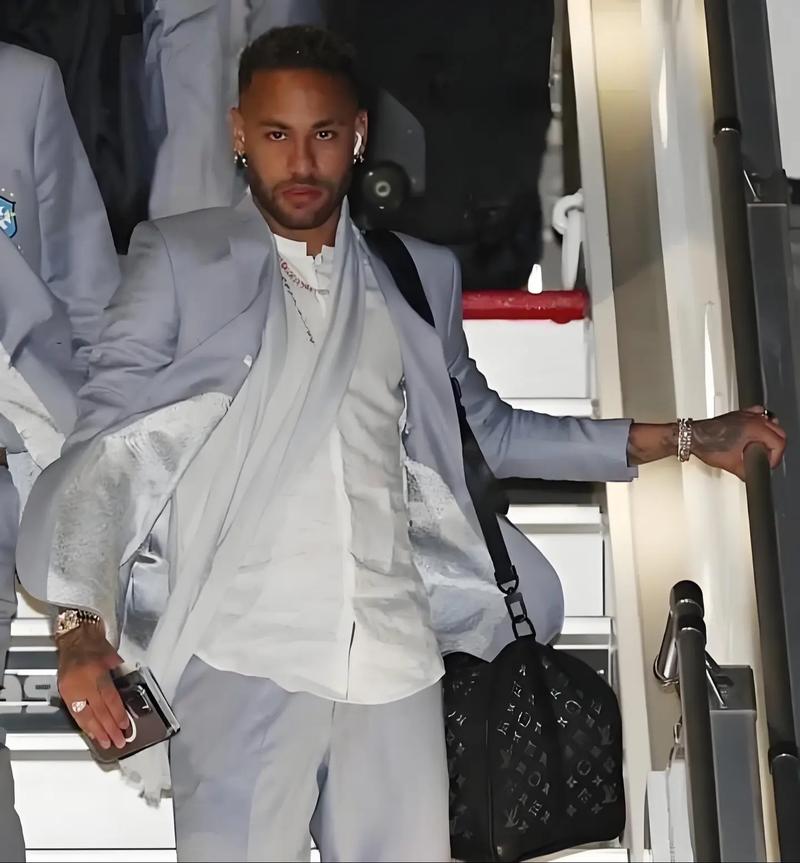 世界杯小组赛国际足联就强行把姆巴佩哈兰德凑一块